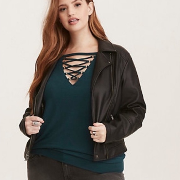 Torrid criss cross caged front crew neck sweater in black size 1X - Picture 3 of 12